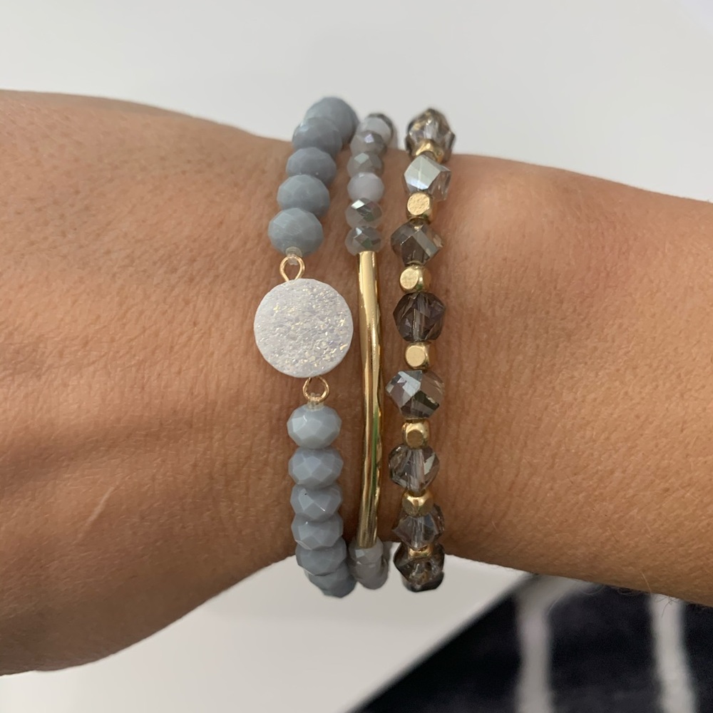 Dainty 3-pc bracelet set in blue/gray & faux gold